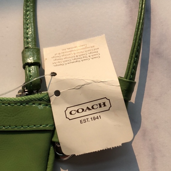 Coach Wristlet Purse In Avocado Green New With Tag - Picture 4 of 11